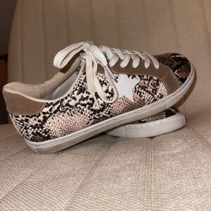 Snakeskin star sneakers